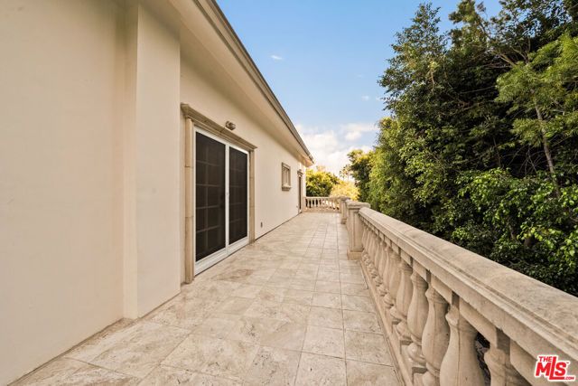 1109 Pine Drive, Beverly Hills, CA 90210