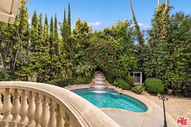 1109 Pine Drive, Beverly Hills, CA 90210