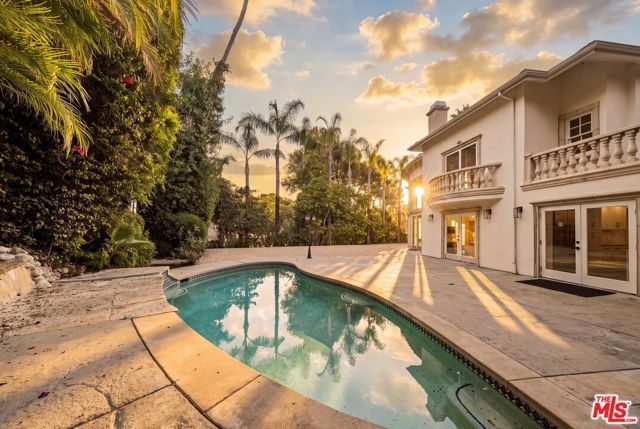1109 Pine Drive, Beverly Hills, CA 90210