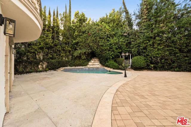 1109 Pine Drive, Beverly Hills, CA 90210