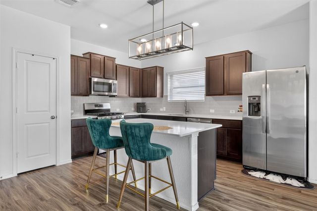 1301 Blackhaw LN, Leander, TX 78641