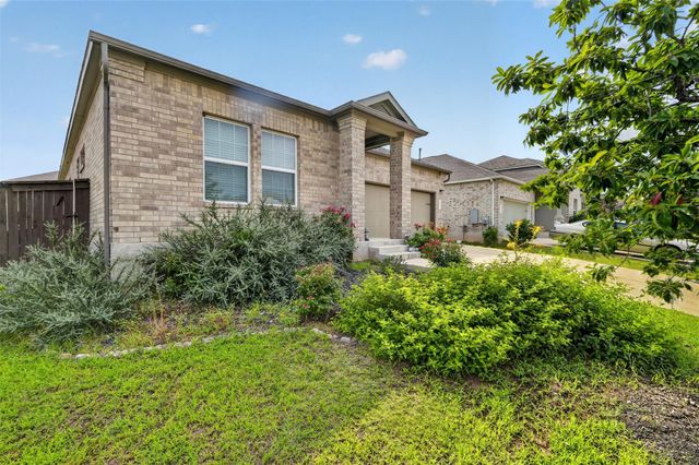 1301 Blackhaw LN, Leander, TX 78641