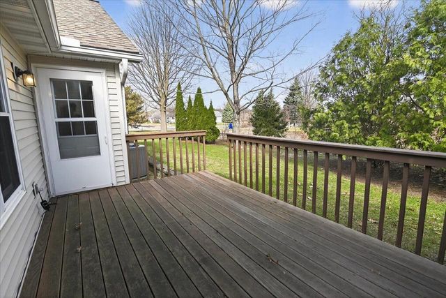 185 N Musket Ridge Drive, Sun Prairie, WI 53590