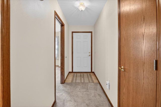 185 N Musket Ridge Drive, Sun Prairie, WI 53590