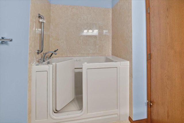 185 N Musket Ridge Drive, Sun Prairie, WI 53590