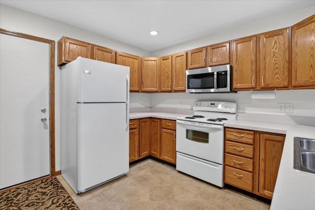 185 N Musket Ridge Drive, Sun Prairie, WI 53590