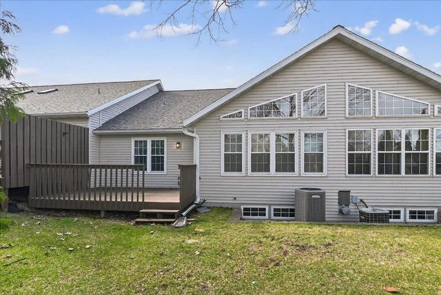 185 N Musket Ridge Drive, Sun Prairie, WI 53590