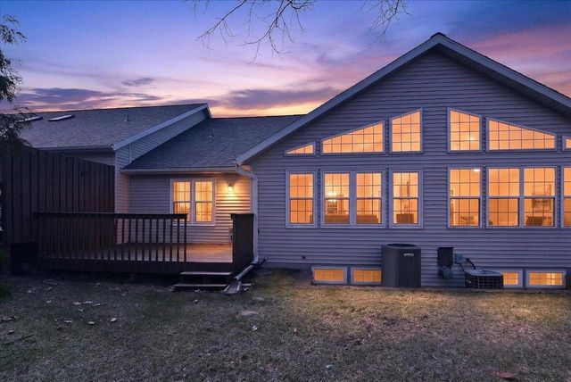 185 N Musket Ridge Drive, Sun Prairie, WI 53590