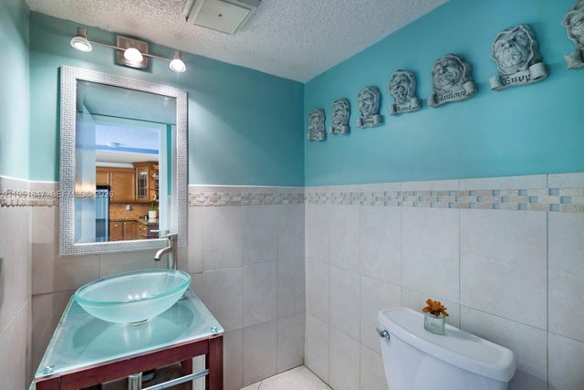 20537 NE 6th Ct, Miami, FL 33179