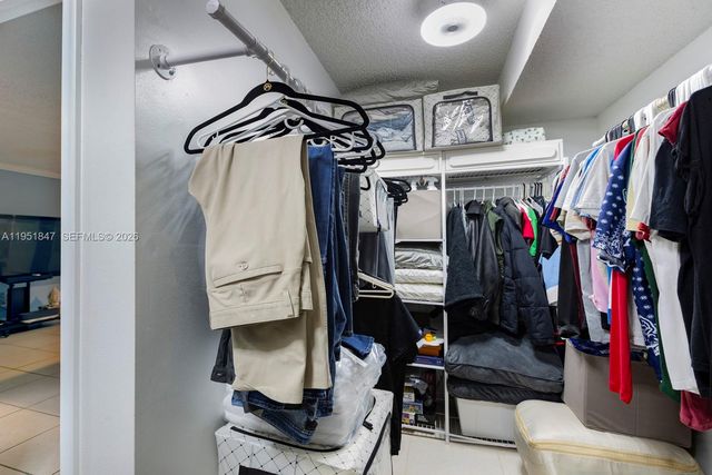 20537 NE 6th Ct, Miami, FL 33179