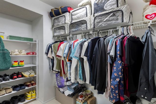 20537 NE 6th Ct, Miami, FL 33179