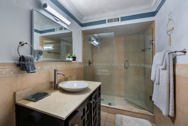 20537 NE 6th Ct, Miami, FL 33179