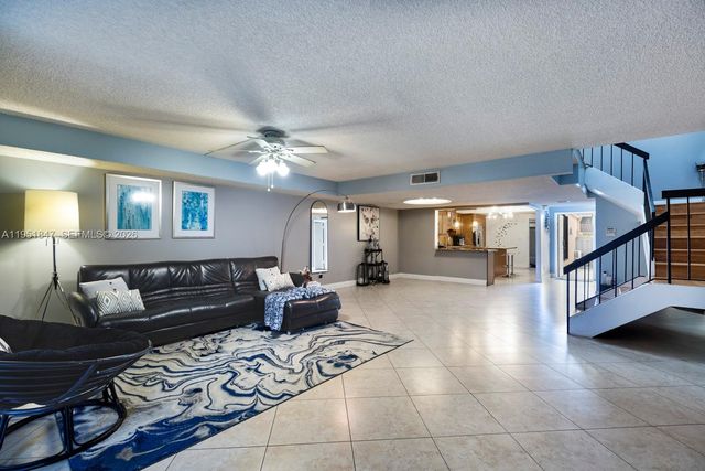 20537 NE 6th Ct, Miami, FL 33179