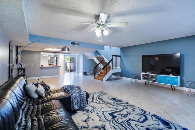 20537 NE 6th Ct, Miami, FL 33179