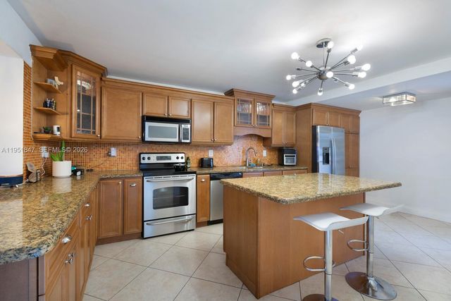 20537 NE 6th Ct, Miami, FL 33179