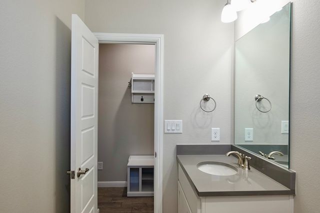 6 Los Campos Dr., Odessa, TX 79765