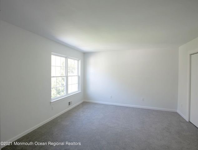 23 Karen Drive, Tinton Falls, NJ 07753