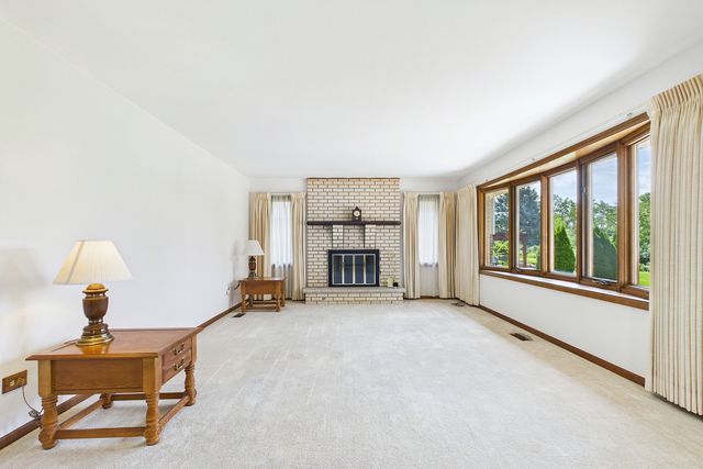 3529 Burgess Place, Darien, IL 60561