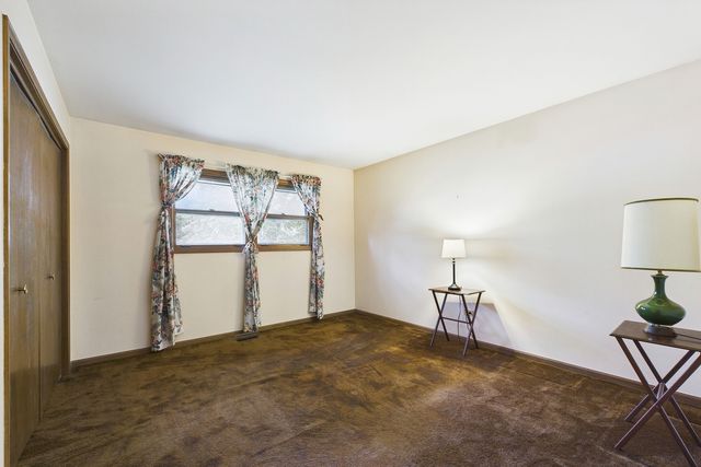 3529 Burgess Place, Darien, IL 60561