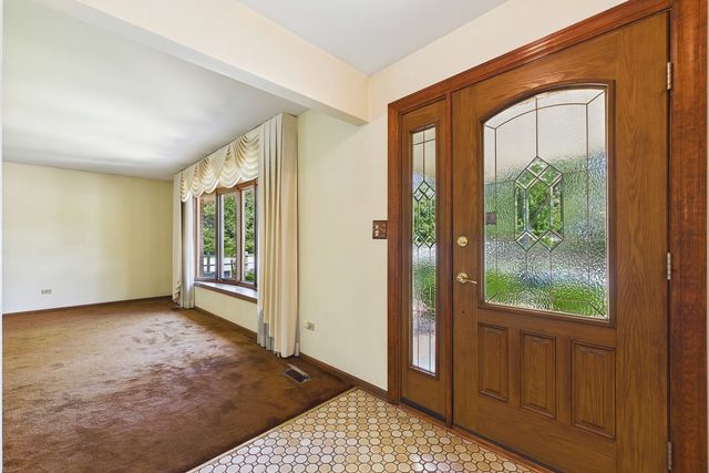 3529 Burgess Place, Darien, IL 60561