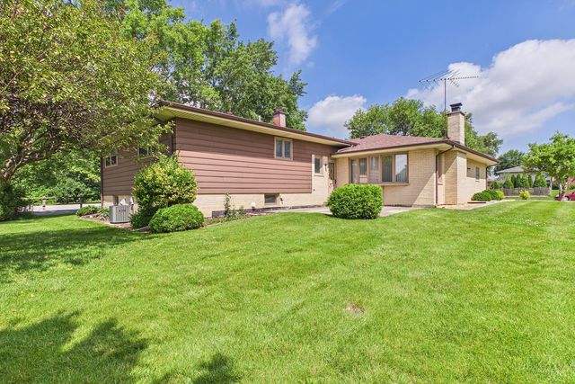 3529 Burgess Place, Darien, IL 60561