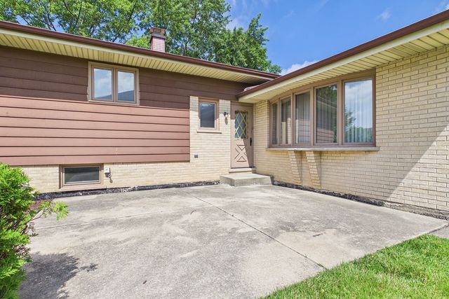 3529 Burgess Place, Darien, IL 60561