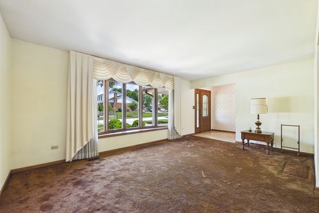 3529 Burgess Place, Darien, IL 60561