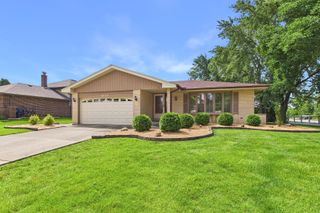 3529 Burgess Place, Darien, IL 60561