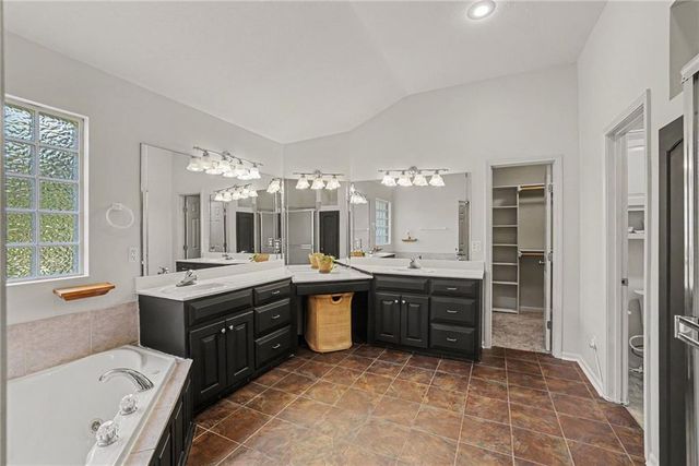 8509 N Eastern Avenue, Kansas City, MO 64157