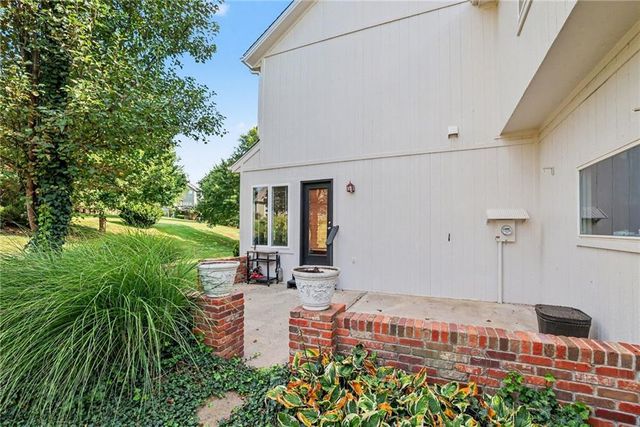 8509 N Eastern Avenue, Kansas City, MO 64157