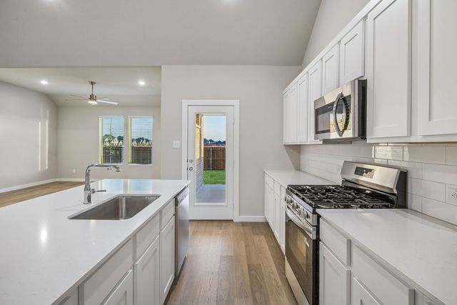 493 Hocking Hills Drive, Waxahachie, TX 75165