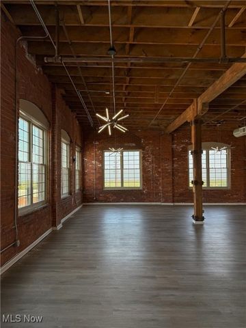 3800 Lakeside Avenue E 400, Cleveland, OH 44114