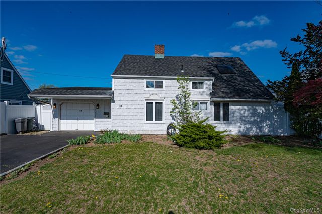 54 Ramble Lane, Levittown, NY 11756