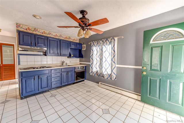 54 Ramble Lane, Levittown, NY 11756