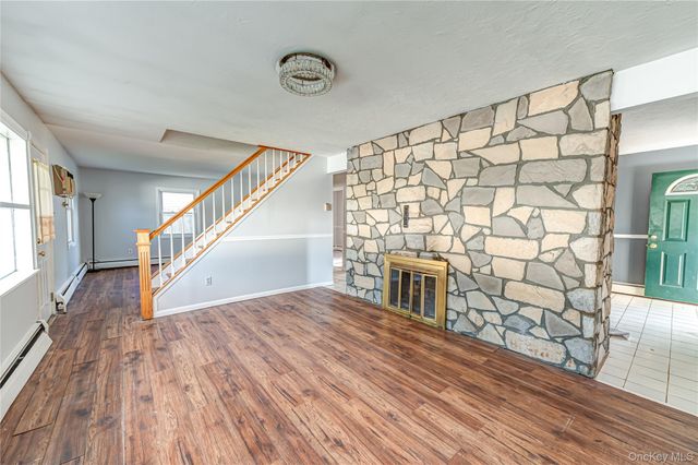 54 Ramble Lane, Levittown, NY 11756