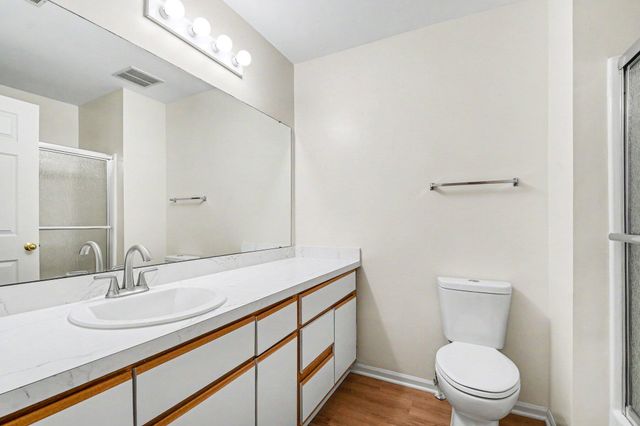 3101 Poplar Creek Drive SE 302, Grand Rapids, MI 49512