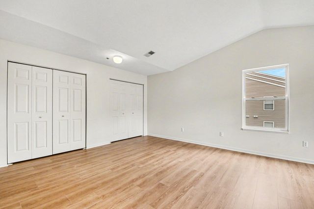 3101 Poplar Creek Drive SE 302, Grand Rapids, MI 49512