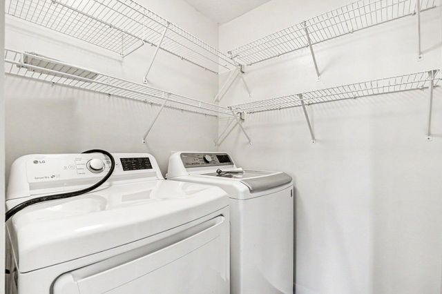 3101 Poplar Creek Drive SE 302, Grand Rapids, MI 49512
