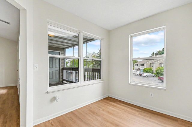 3101 Poplar Creek Drive SE 302, Grand Rapids, MI 49512
