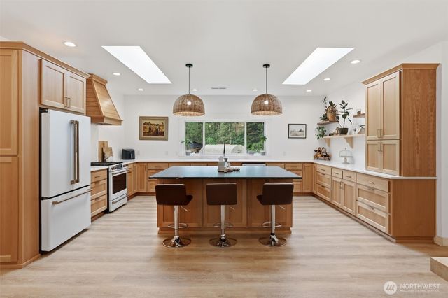 1815 Sunday Lake Road, Stanwood, WA 98292
