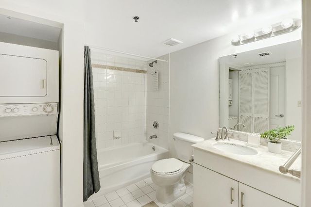 1200 Brickell Bay Drive 3906, Miami, FL 33131