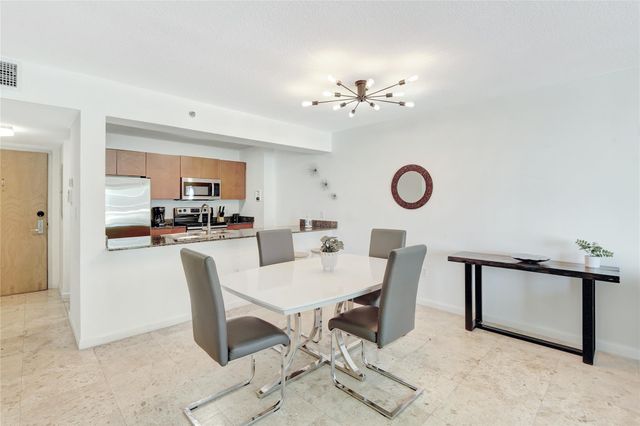 1200 Brickell Bay Drive 3906, Miami, FL 33131