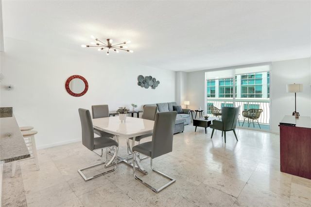 1200 Brickell Bay Drive 3906, Miami, FL 33131