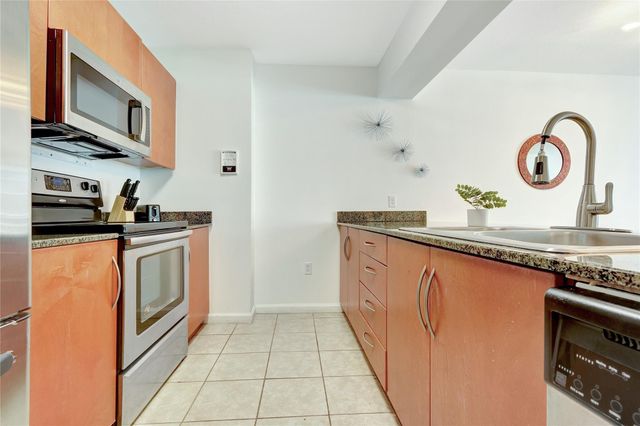 1200 Brickell Bay Drive 3906, Miami, FL 33131