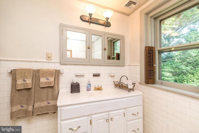 424 DRESHER RD, Horsham, PA 19044
