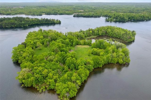X Garbutt Island, Birchwood, WI 54817
