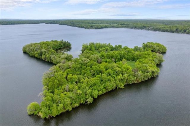 X Garbutt Island, Birchwood, WI 54817