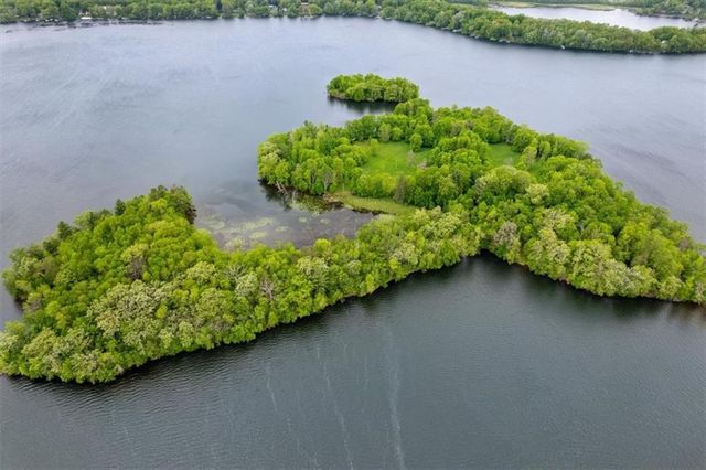 X Garbutt Island, Birchwood, WI 54817