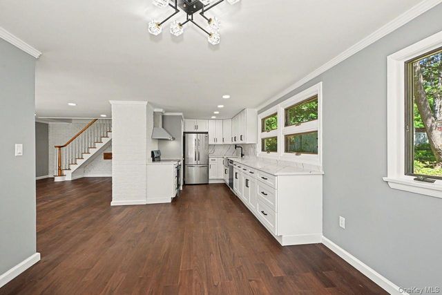 94 E East Way, Mount Kisco, NY 10549