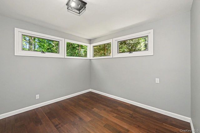 94 E East Way, Mount Kisco, NY 10549